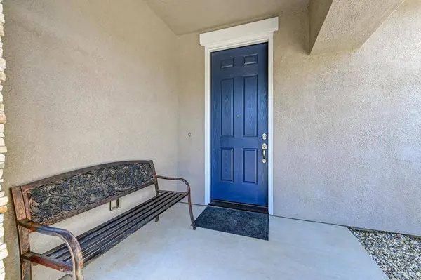 1423 High Noon DR, Plumas Lake, CA 95961