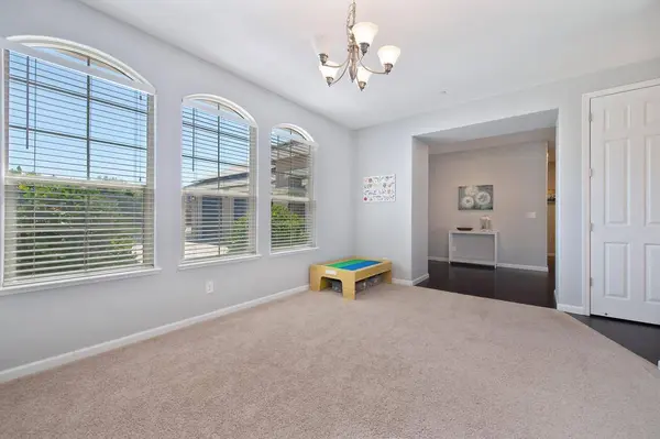 1423 High Noon DR, Plumas Lake, CA 95961