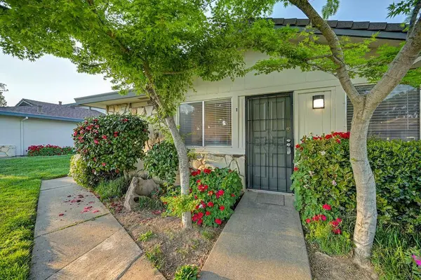 8951 El Mirador DR #1, Elk Grove, CA 95624