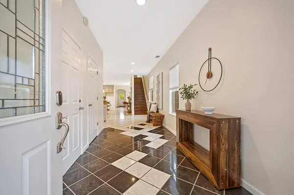 2121 Perkins WAY, Sacramento, CA 95818