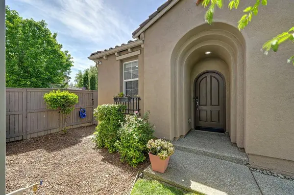 17 Kings Beach PL, Sacramento, CA 95835