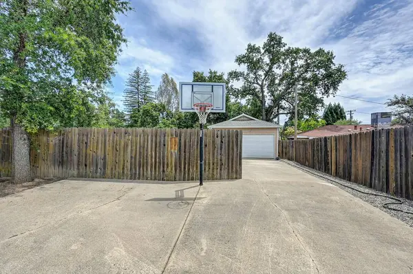 8311 Oakwood Hills CIR, Citrus Heights, CA 95610