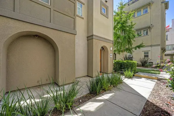 450 Tailoff LN, Sacramento, CA 95818