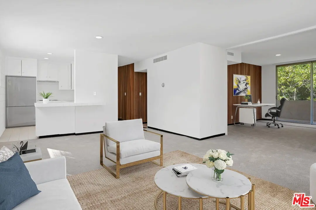 833 Moraga Dr #15, Los Angeles, CA 90049-1634