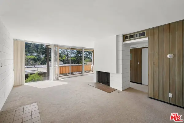 833 Moraga Dr #12, Los Angeles, CA 90049-1634