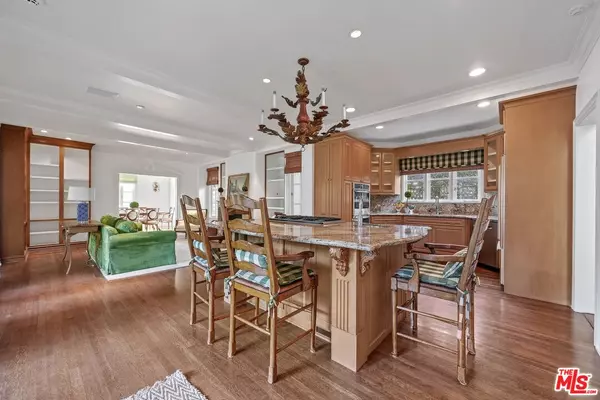 Los Angeles, CA 90024-2508,834 Devon Ave