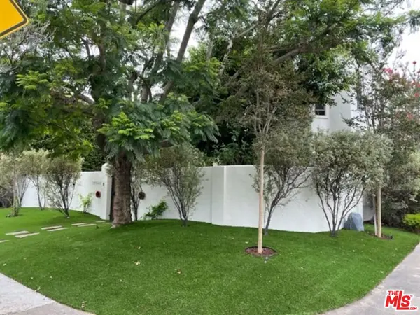 11403 W Berwick St, Los Angeles, CA 90049-3415