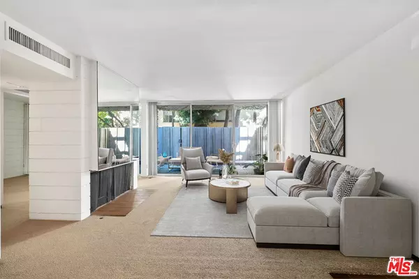 835 Moraga Dr #3, Los Angeles, CA 90049-1636