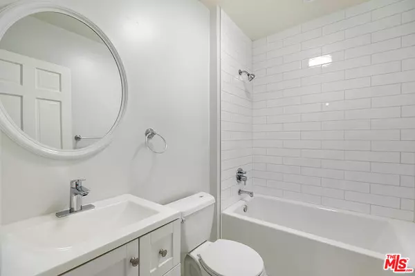 Los Angeles, CA 90024-2529,10511 Wyton Dr