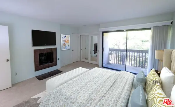 913 17th St #2, Santa Monica, CA 90403-3240