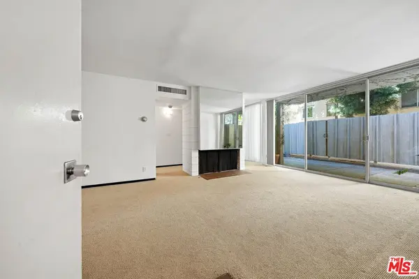 835 Moraga Dr #3, Los Angeles, CA 90049-1636