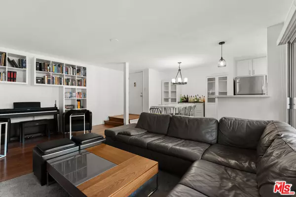 2206 Summertime Ln, Culver City, CA 90230-4503