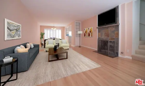 913 17th St #2, Santa Monica, CA 90403-3240