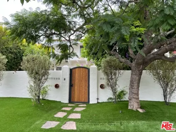 11403 W Berwick St, Los Angeles, CA 90049-3415