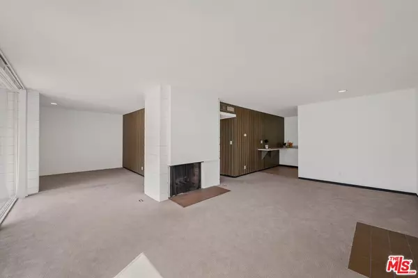 833 Moraga Dr #12, Los Angeles, CA 90049-1634