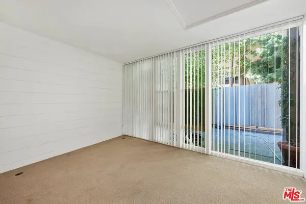 835 Moraga Dr #3, Los Angeles, CA 90049-1636