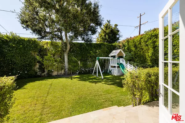 Los Angeles, CA 90049-4832,739 S Moreno Ave