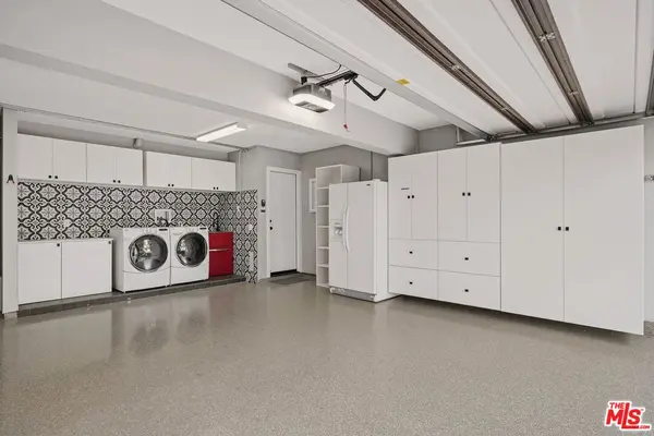 1569 W Michael Ln, Pacific Palisades, CA 90272-2025