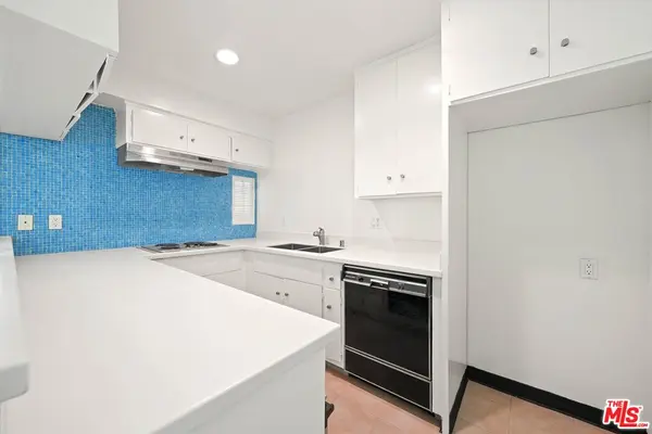 835 Moraga Dr #3, Los Angeles, CA 90049-1636