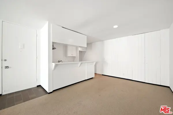 835 Moraga Dr #3, Los Angeles, CA 90049-1636