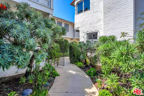 10801 LINDBROOK DR #10805, Los Angeles, CA 90024