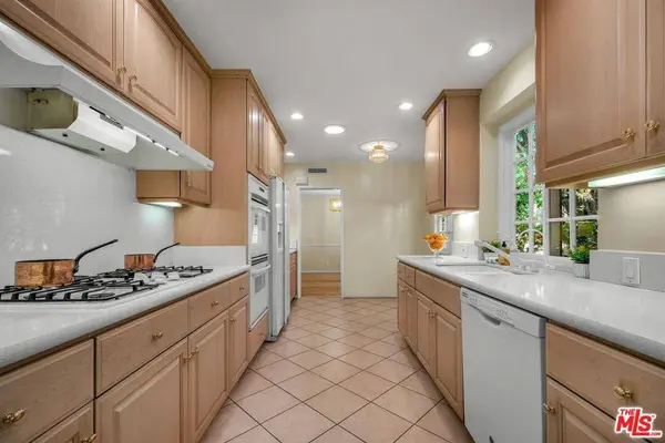 125 S Saltair AVE, Los Angeles, CA 90049