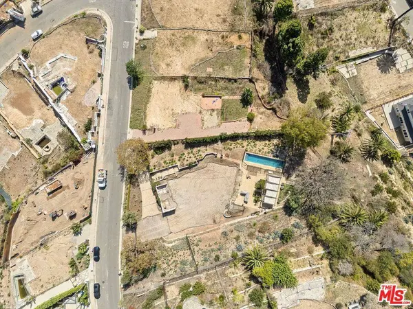 827 Lachman Ln, Pacific Palisades, CA 90272