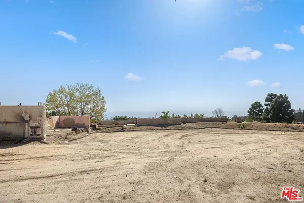 827 Lachman Ln, Pacific Palisades, CA 90272