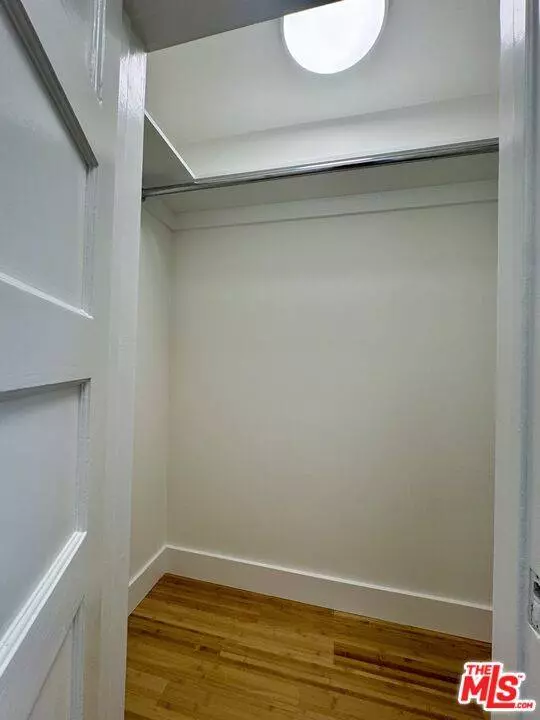 5520 Franklin Ave #1/2, Los Angeles, CA 90028