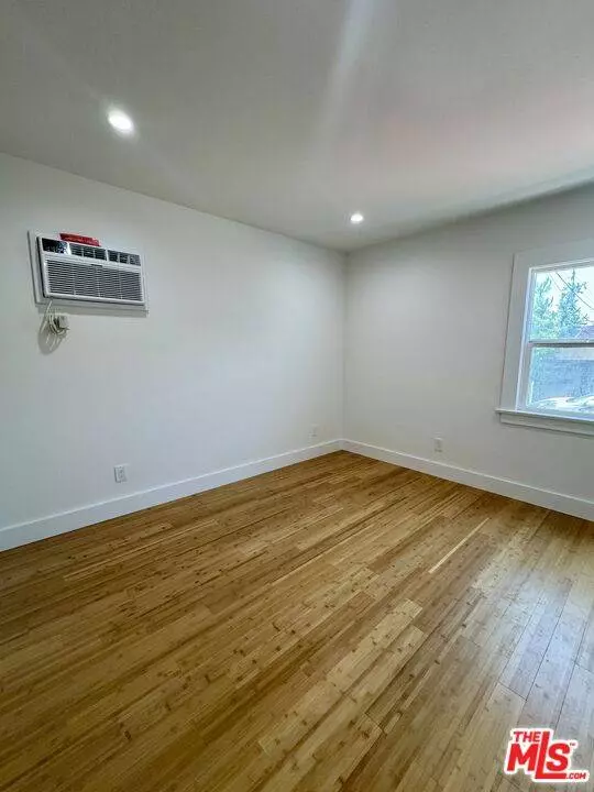 5520 Franklin Ave #1/2, Los Angeles, CA 90028