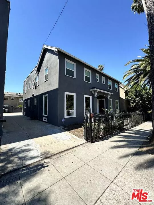 5528 Franklin Ave, Los Angeles, CA 90027
