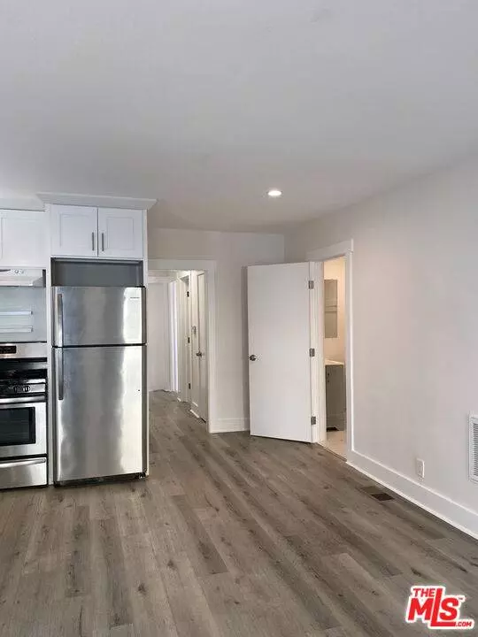 5528 Franklin Ave, Los Angeles, CA 90027