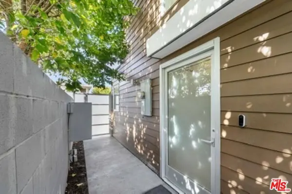 7198 Formosa Fusion Ct, Los Angeles, CA 90046