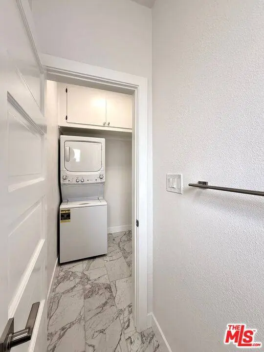 224 S kenilworth St, Glendale, CA 91204
