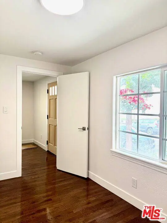 224 S kenilworth St, Glendale, CA 91204