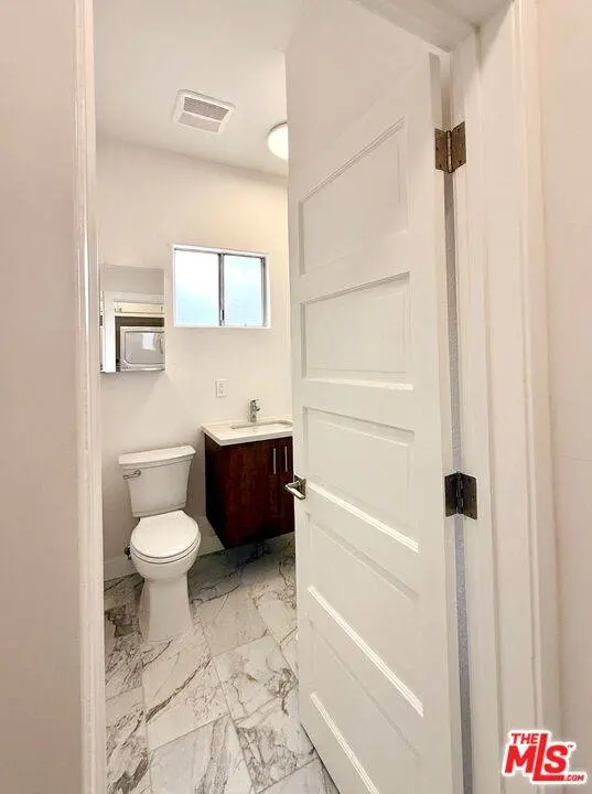 224 S kenilworth St, Glendale, CA 91204