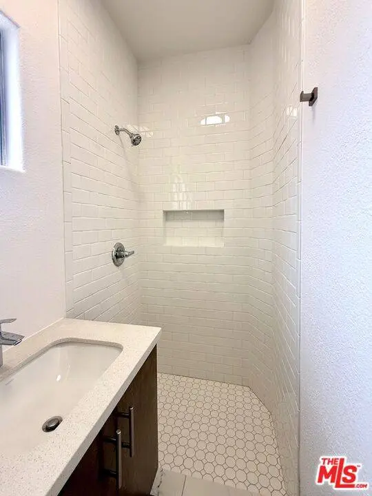 224 S kenilworth St, Glendale, CA 91204
