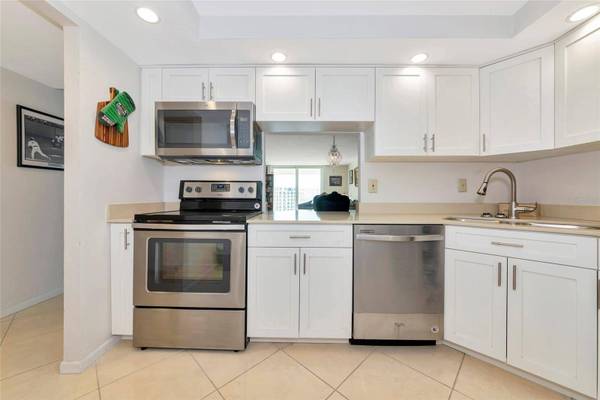 101 S GULFSTREAM AVE #16C, Sarasota, FL 34236