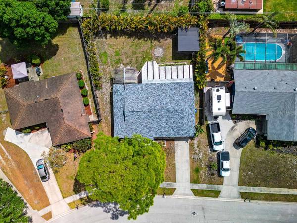 2529 GOLDEN POINCIANA PL, Sarasota, FL 34232