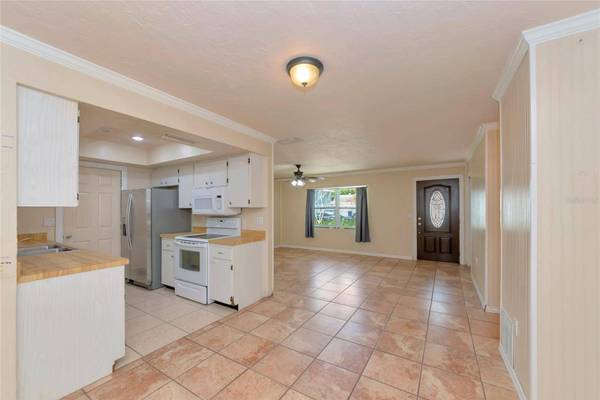2529 GOLDEN POINCIANA PL, Sarasota, FL 34232