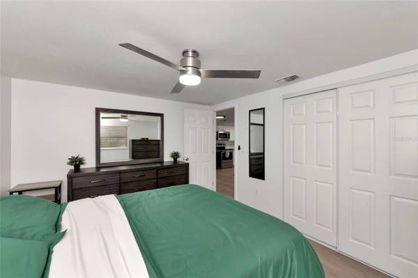 2951 EDGEWOOD LN, Sarasota, FL 34231