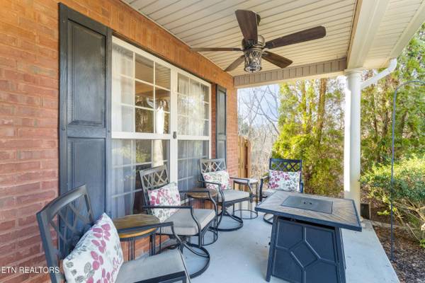 9948 Coral Springs LN, Knoxville, TN 37922
