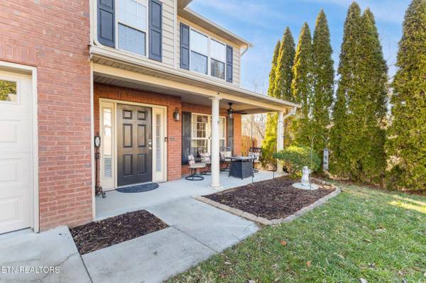 9948 Coral Springs LN, Knoxville, TN 37922