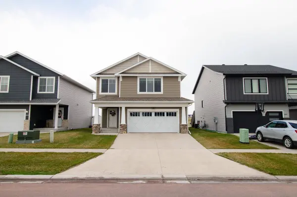 6877 17th ST S, Fargo, ND 58104