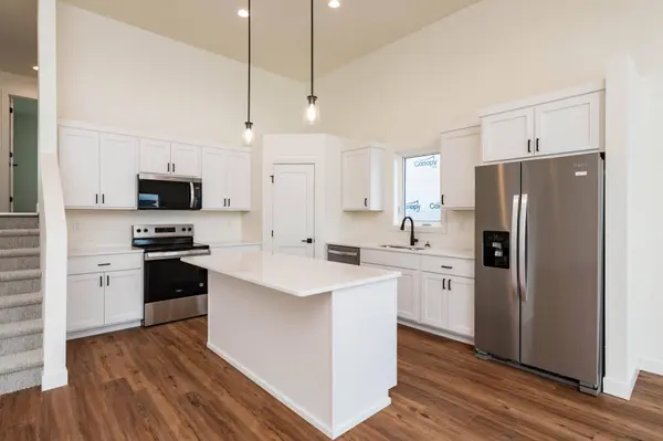 3734 33rd ST S, Moorhead, MN 56560