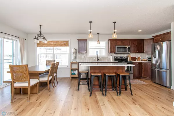 4891 38th AVE S, Fargo, ND 58104