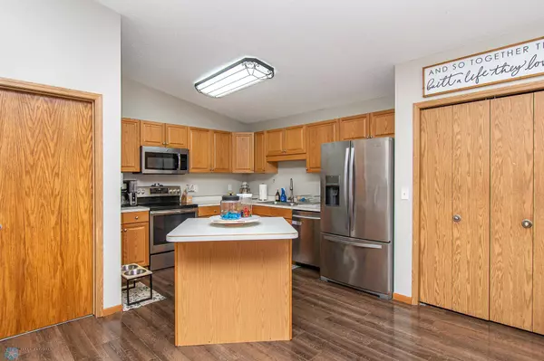 2911 Dakota Park CIR S, Fargo, ND 58104