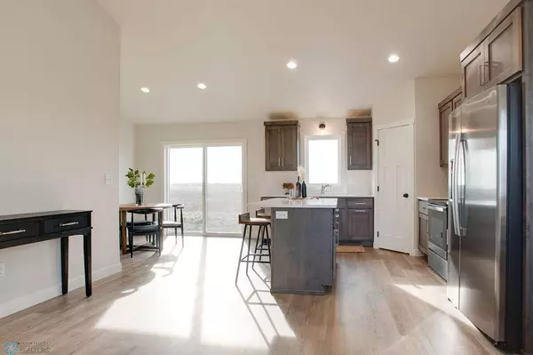 6363 68th ST S, Horace, ND 58047