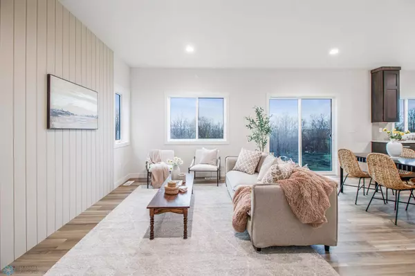 1182 Jill DR W, West Fargo, ND 58078