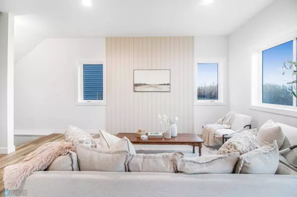 1182 Jill DR W, West Fargo, ND 58078